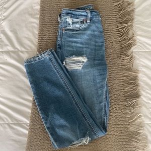 AE American Eagle High Rise Mom Jeans - 00